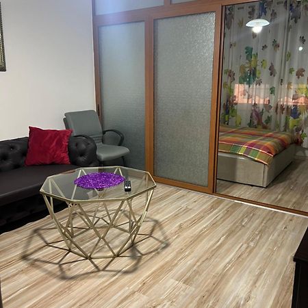 Ergi'S Studio Apartment Tiranë Ngoại thất bức ảnh