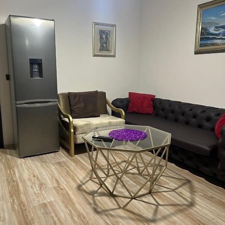 Ergi'S Studio Apartment Tiranë Ngoại thất bức ảnh